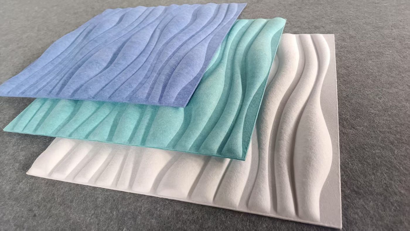 Tres paneles de onda 3D en azul, turquesa y blanco
